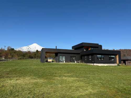Venta Casa recin Construida en Condominio Country Pucn